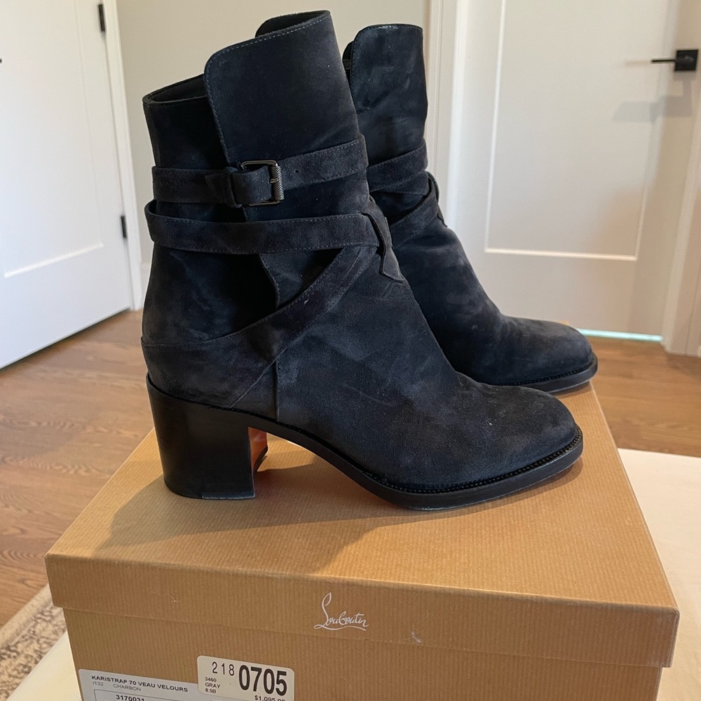 Louboutin Karistrap 70 in Carbon (deep grey) Size 38.5